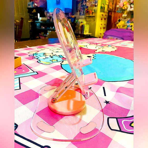 Hello Kitty tablet stand - Picture 3 of 4